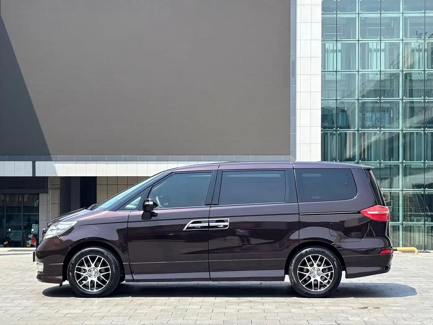 Elysion 2012 2.4L VTi-S Premium Edition — миниатюра 3