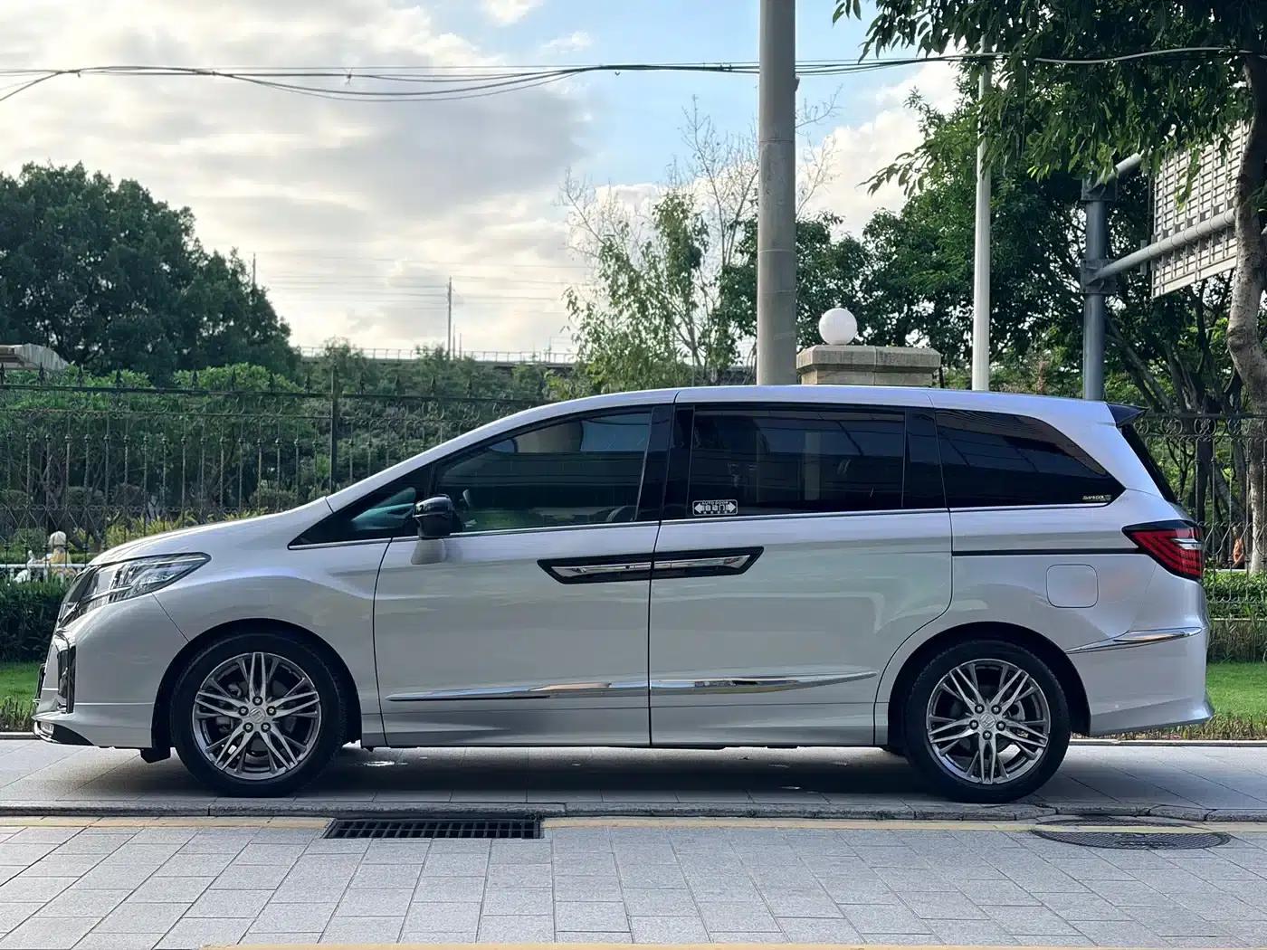 Elysion 2019 2.0L Hybrid Supreme Edition — миниатюра 4