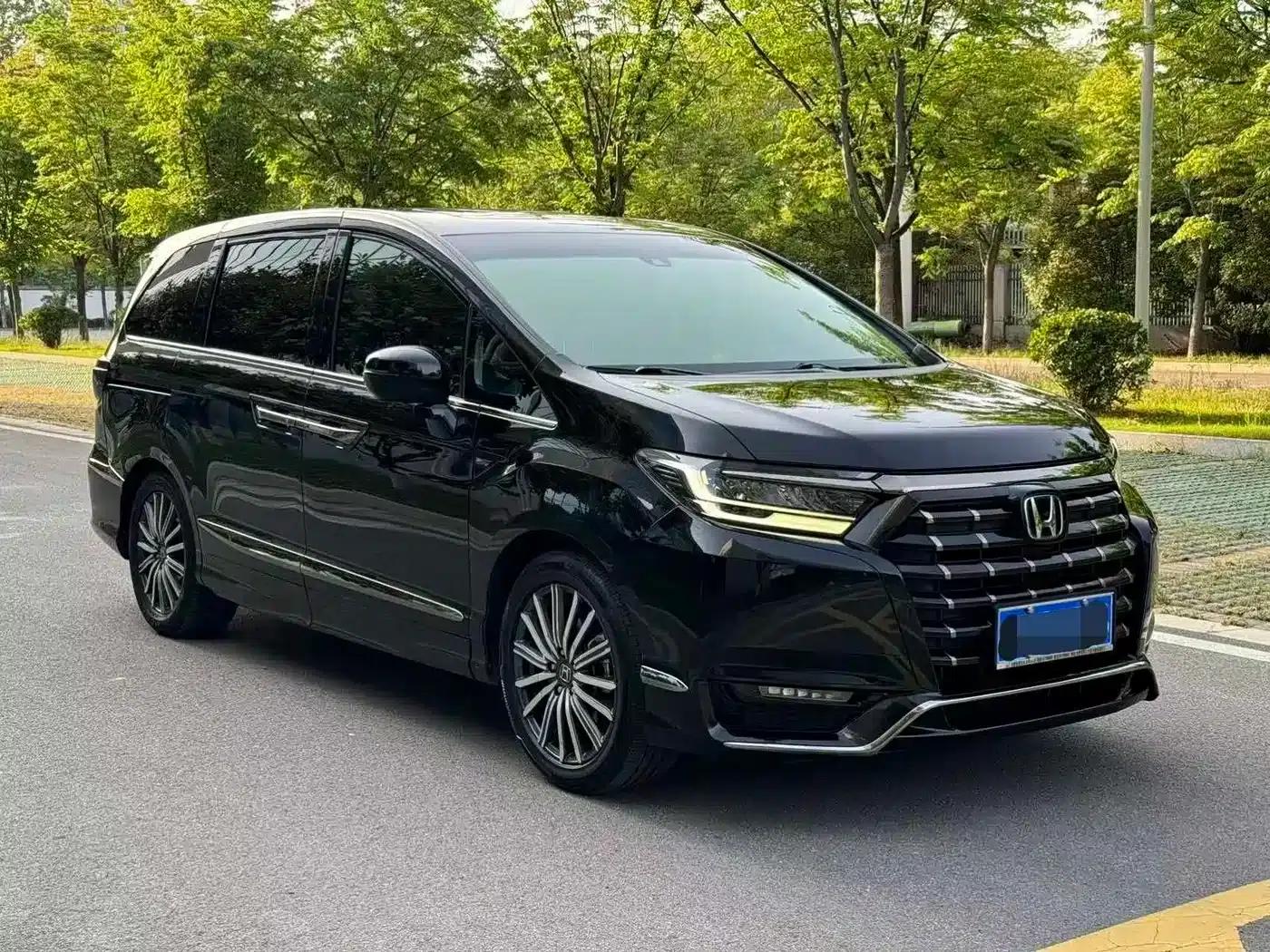 Elysion 2022 2.0L e:HEV Luxury Edition — миниатюра 3