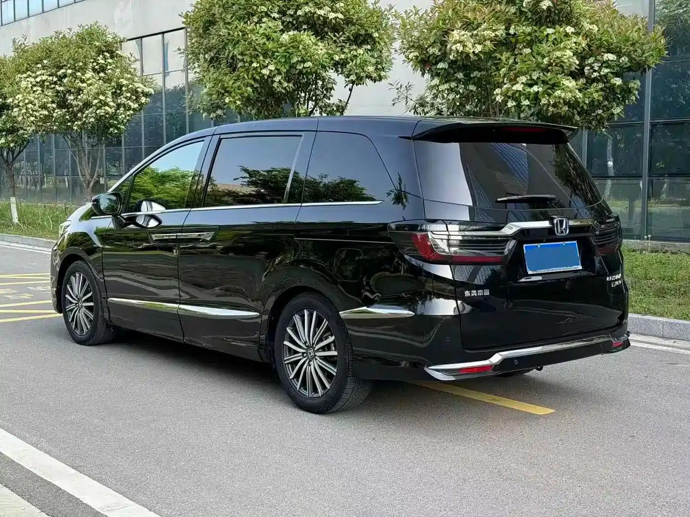 Elysion 2022 2.0L e:HEV Luxury Edition — миниатюра 4