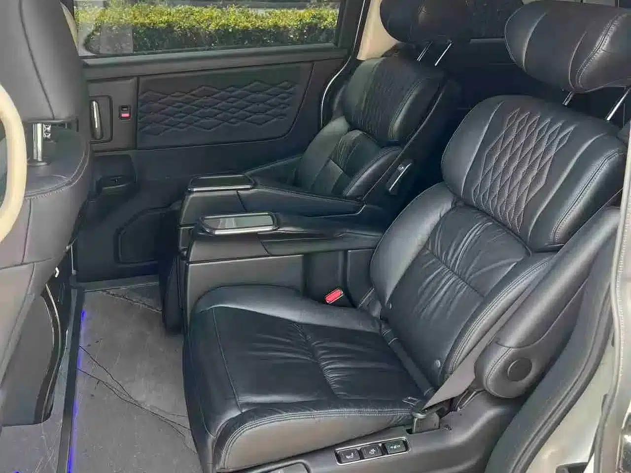 Elysion 2022 2.0L e:HEV Luxury Edition — миниатюра 12