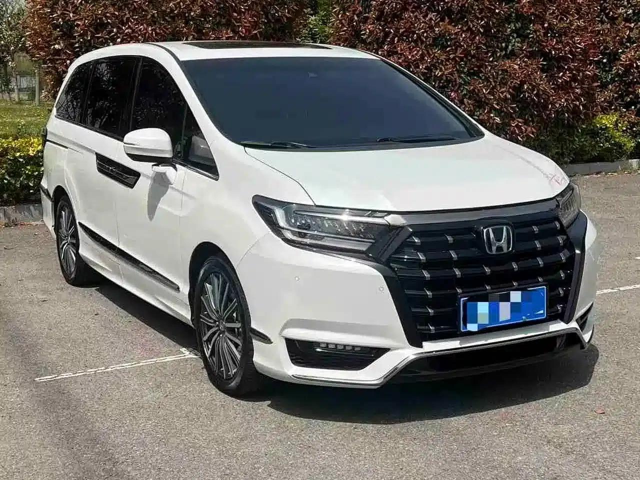 Elysion 2022 2.0L e:HEV Luxury Edition — миниатюра 3