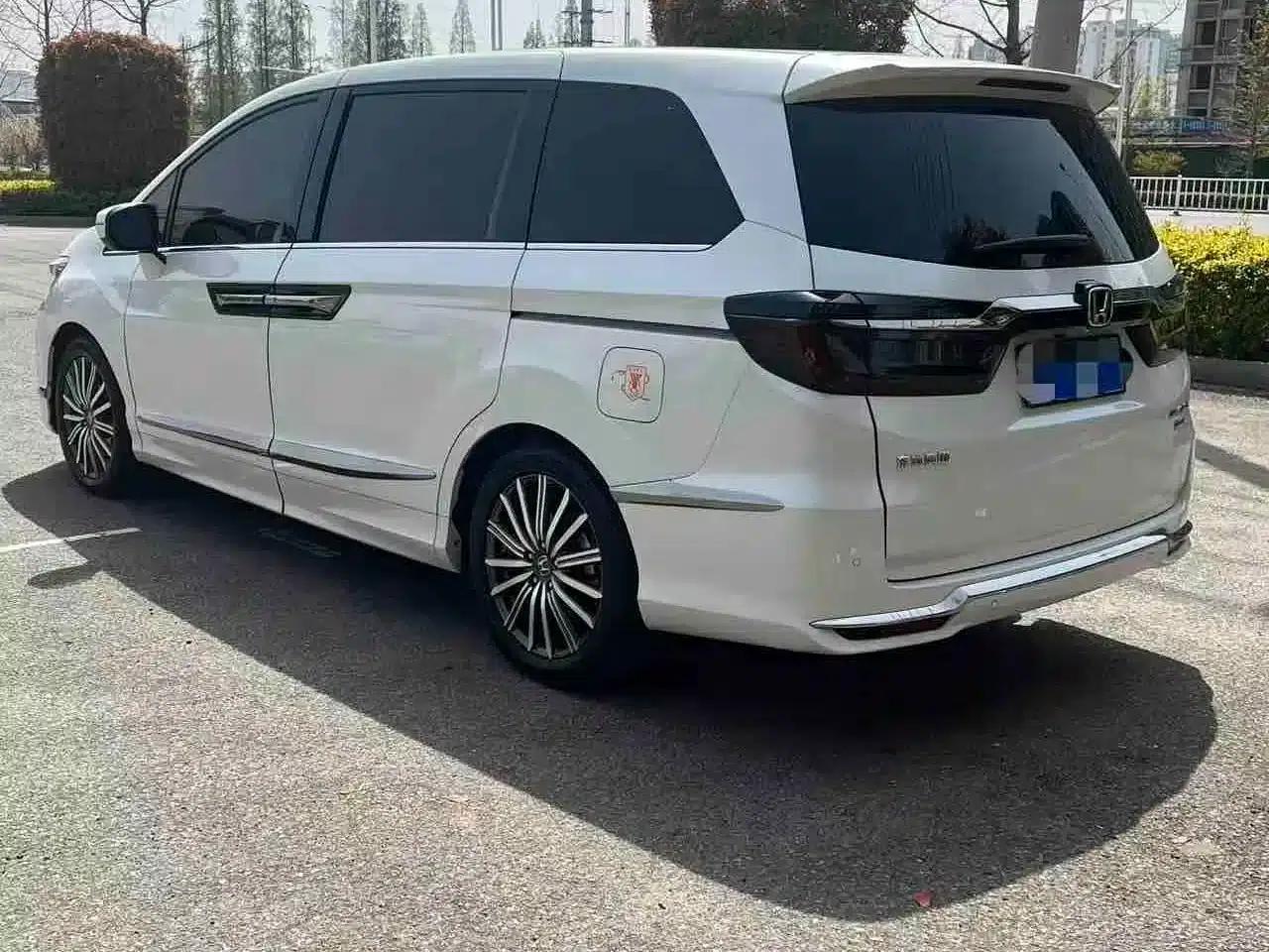 Elysion 2022 2.0L e:HEV Luxury Edition — миниатюра 4