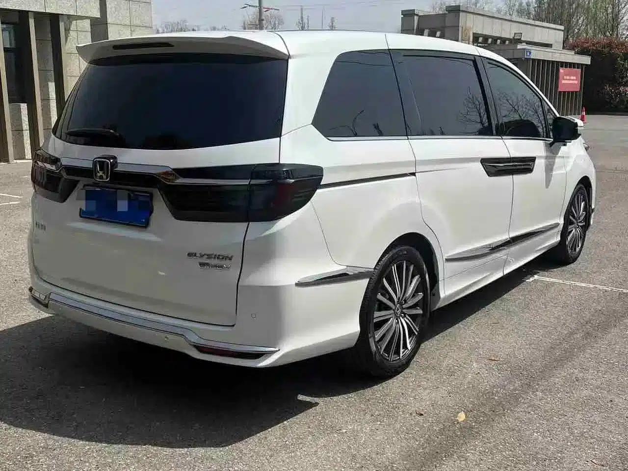 Elysion 2022 2.0L e:HEV Luxury Edition — миниатюра 6