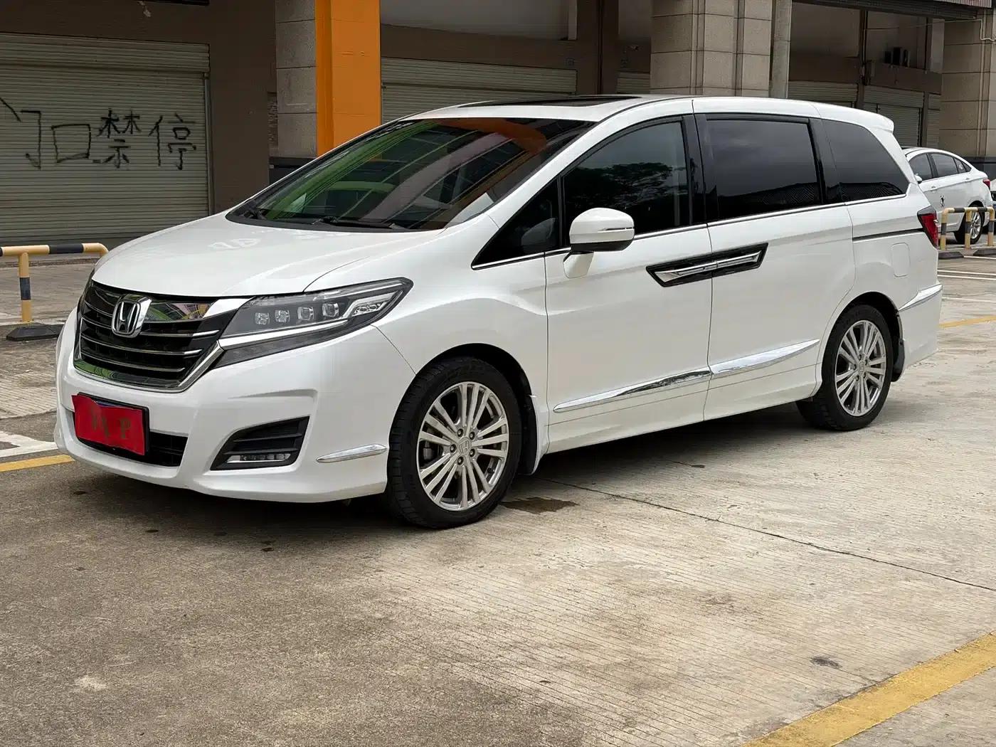 Elysion 2016 2.4L Luxury Edition — миниатюра 1