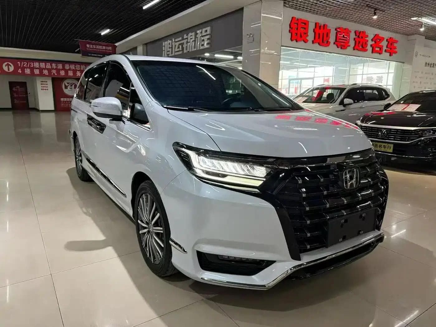 Elysion 2024 2.0L e:HEV Luxury Edition — миниатюра 2