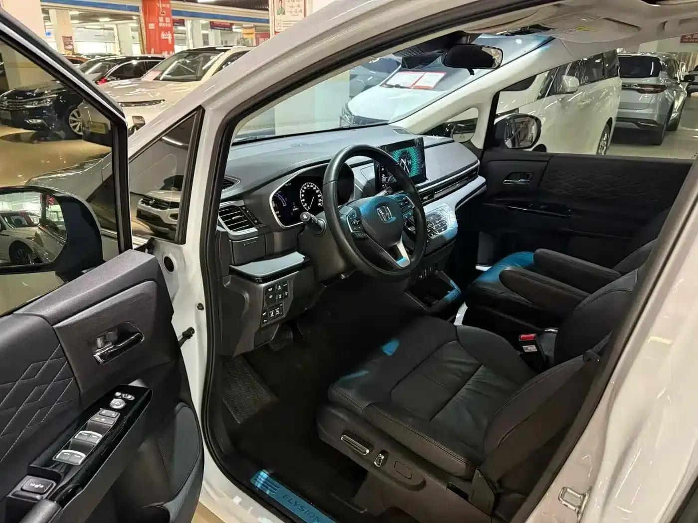Elysion 2024 2.0L e:HEV Luxury Edition — миниатюра 3