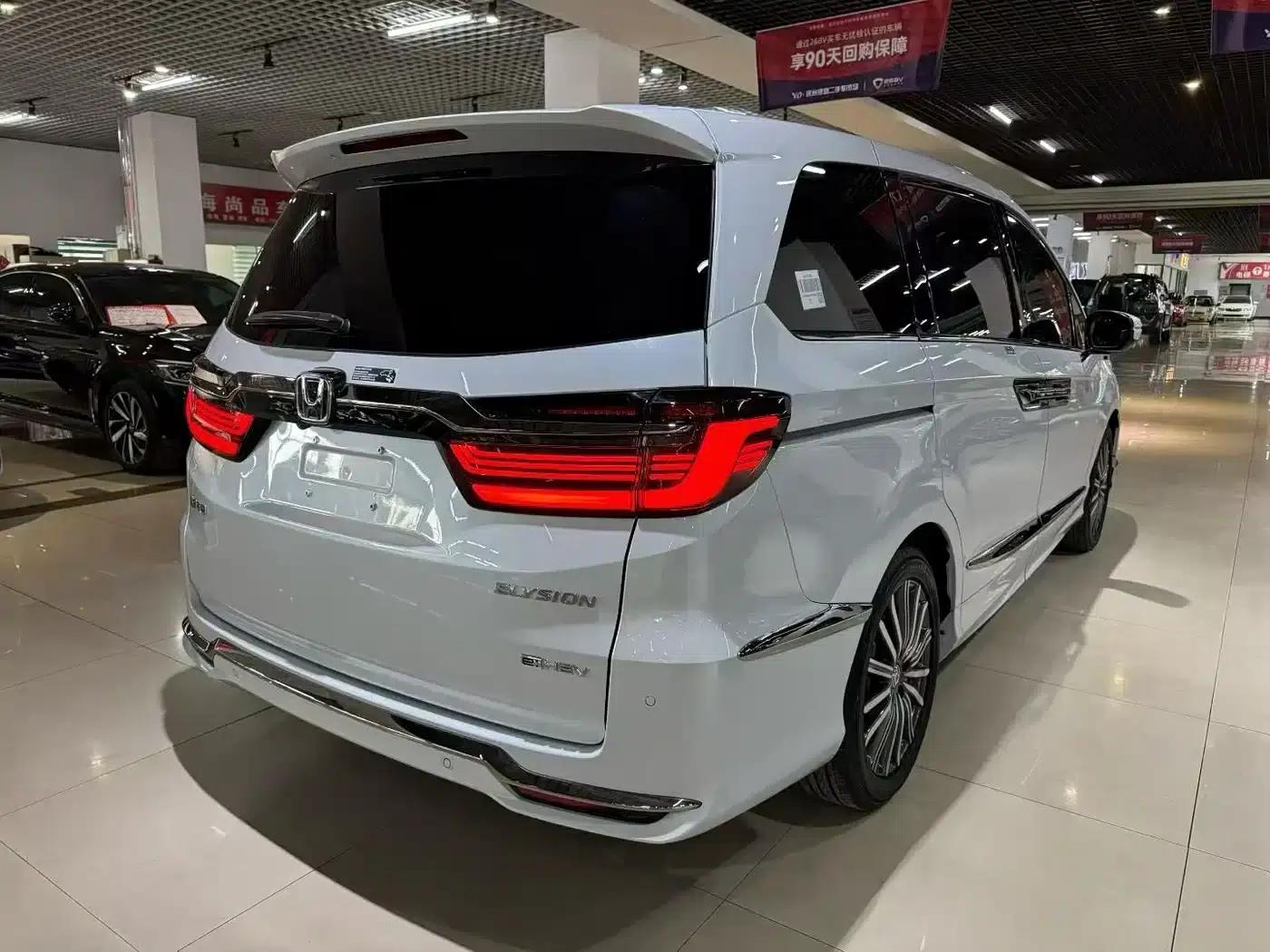 Elysion 2024 2.0L e:HEV Luxury Edition — миниатюра 6