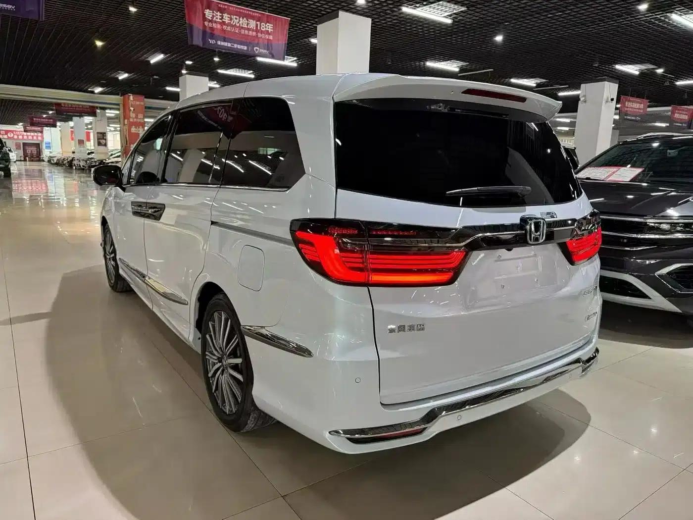 Elysion 2024 2.0L e:HEV Luxury Edition — миниатюра 8