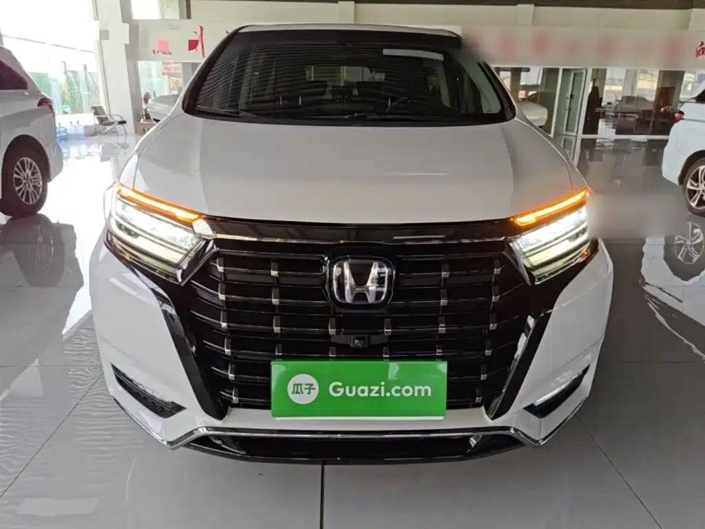 Elysion 2022 2.0L e:HEV Luxury Edition — миниатюра 3
