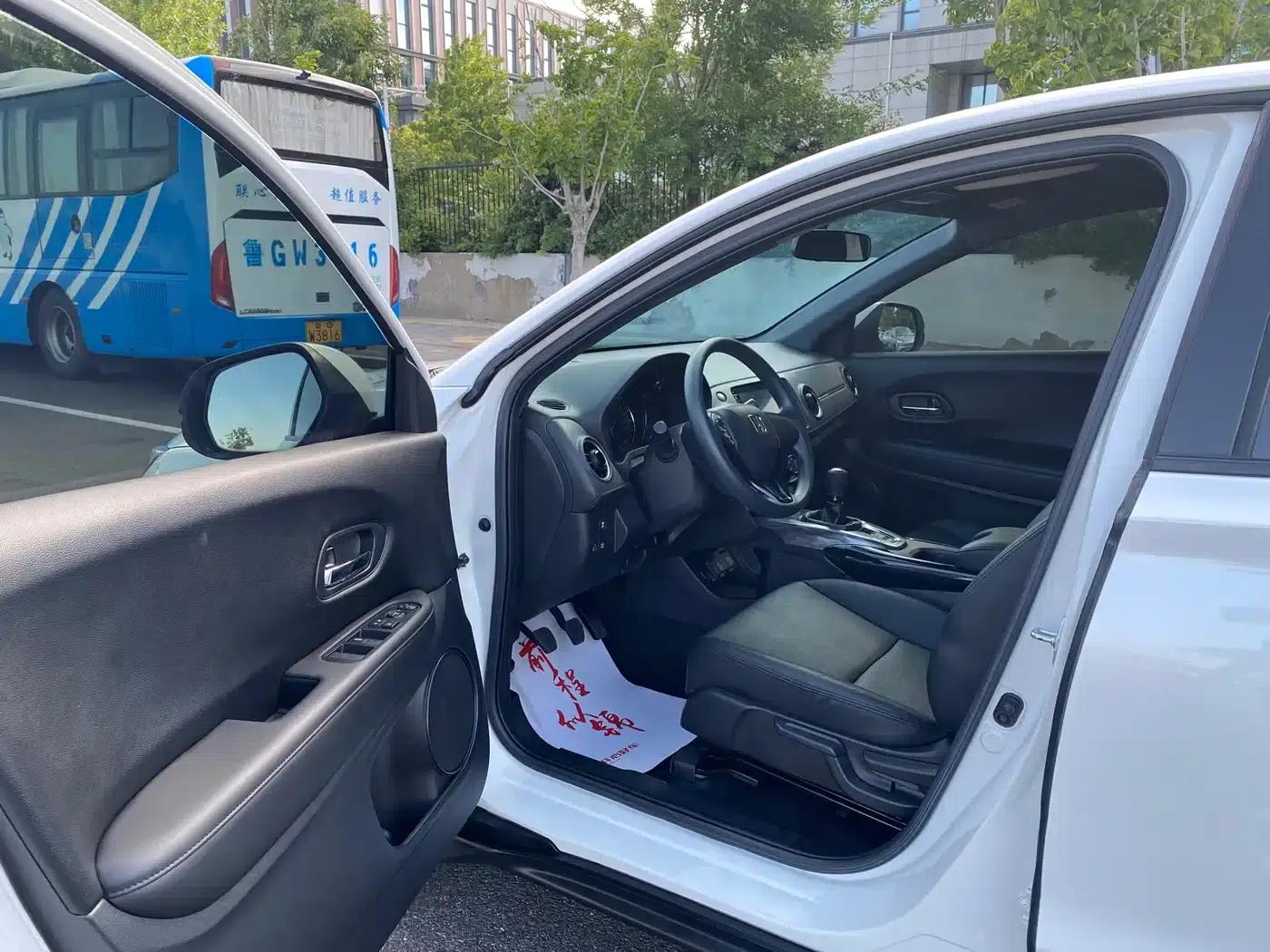 Honda XR-V 2021 1.5L Manual Classic Edition — миниатюра 4