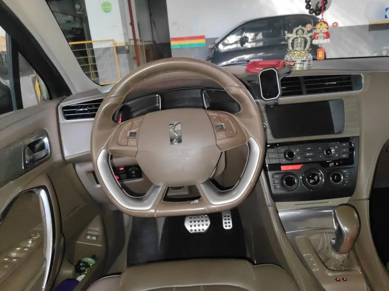DS 5LS 2014 1.6T Prestige Edition THP200 — миниатюра 11
