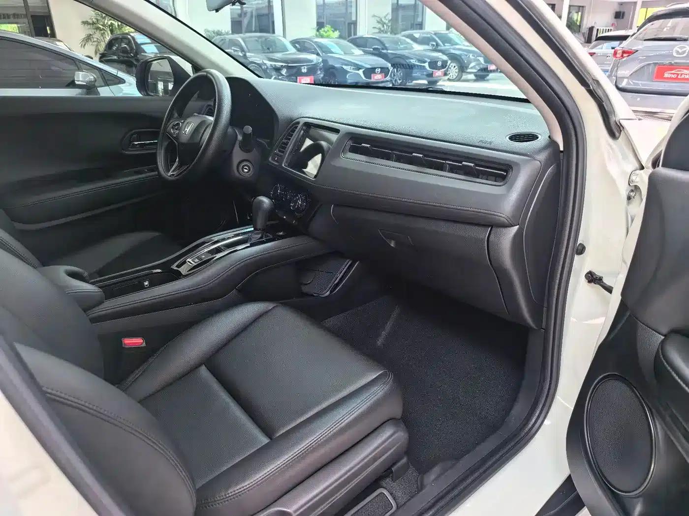 Vezel 2022 1.5L CVT Phantom Night Pioneer Edition — миниатюра 16