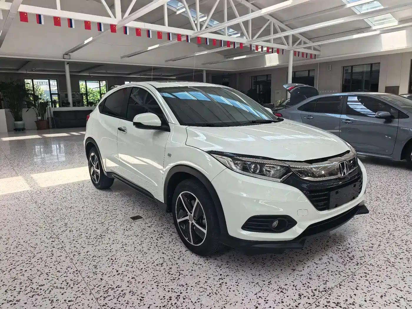 Vezel 2022 1.5L CVT Phantom Night Pioneer Edition — миниатюра 3