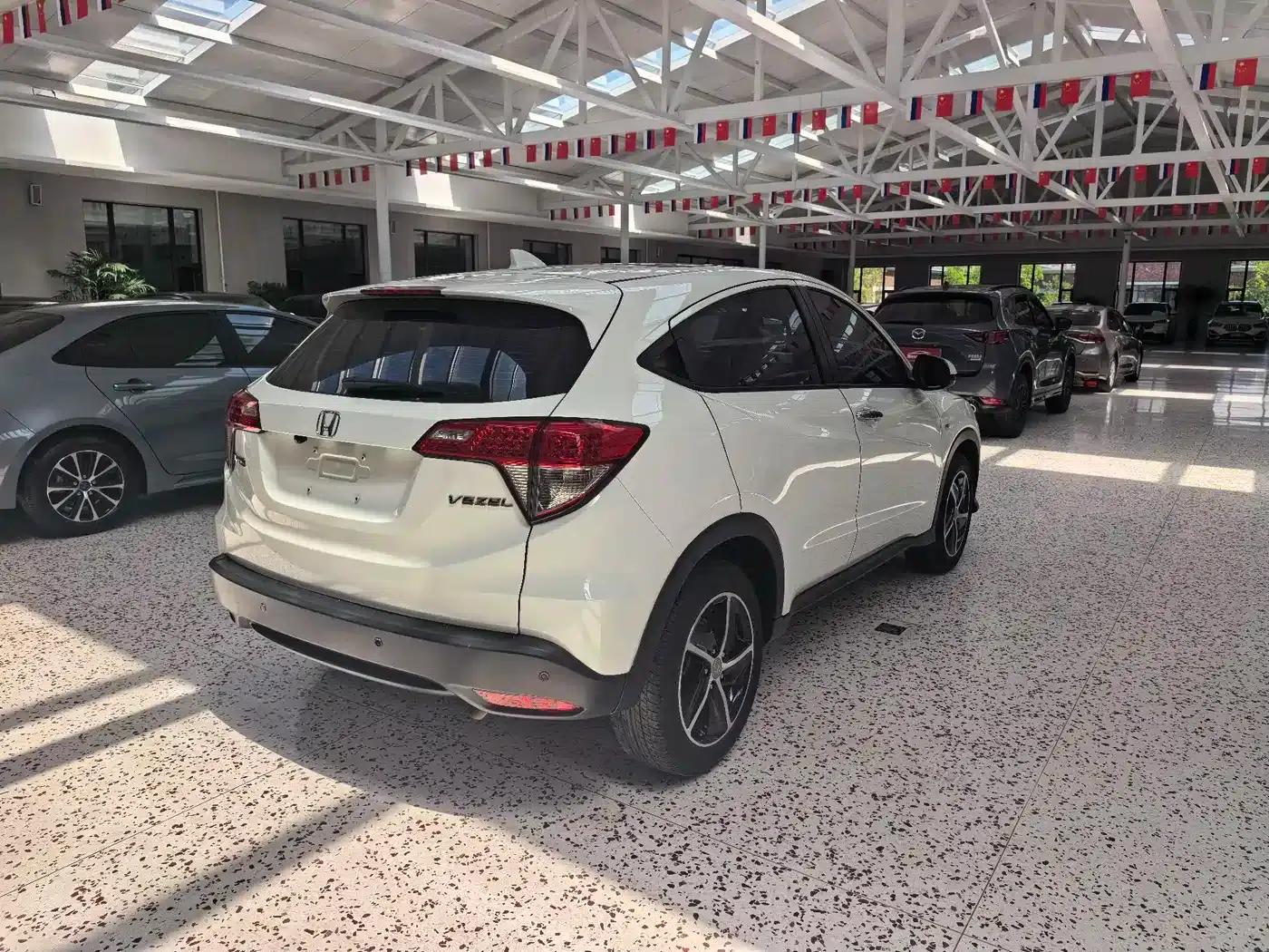 Vezel 2022 1.5L CVT Phantom Night Pioneer Edition — миниатюра 7