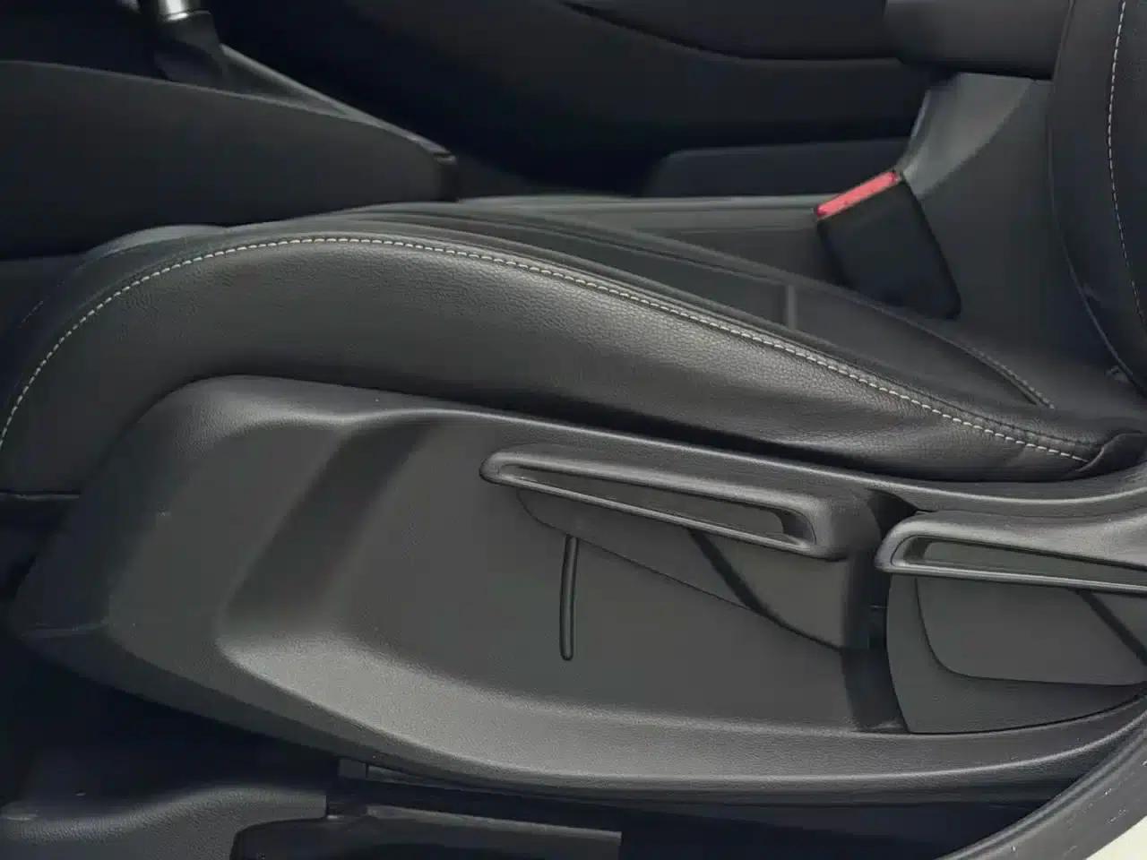 Vezel 2023 1.5L CVT Elite Edition — миниатюра 11