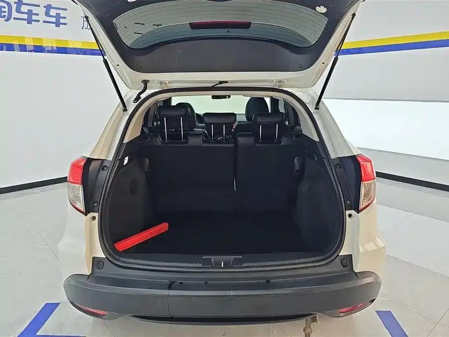 Vezel 2020 1.5L CVT Elite Edition — миниатюра 4
