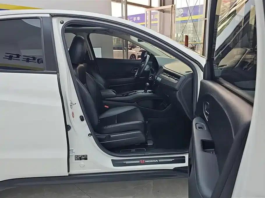 Vezel 2020 1.5L CVT Elite Edition — миниатюра 8