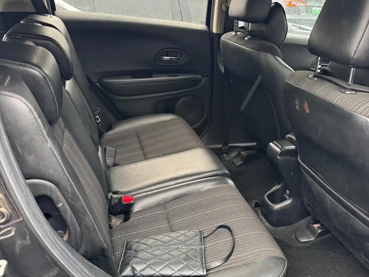 Vezel 2017 1.8L CVT 2WD Pioneer Edition — миниатюра 16