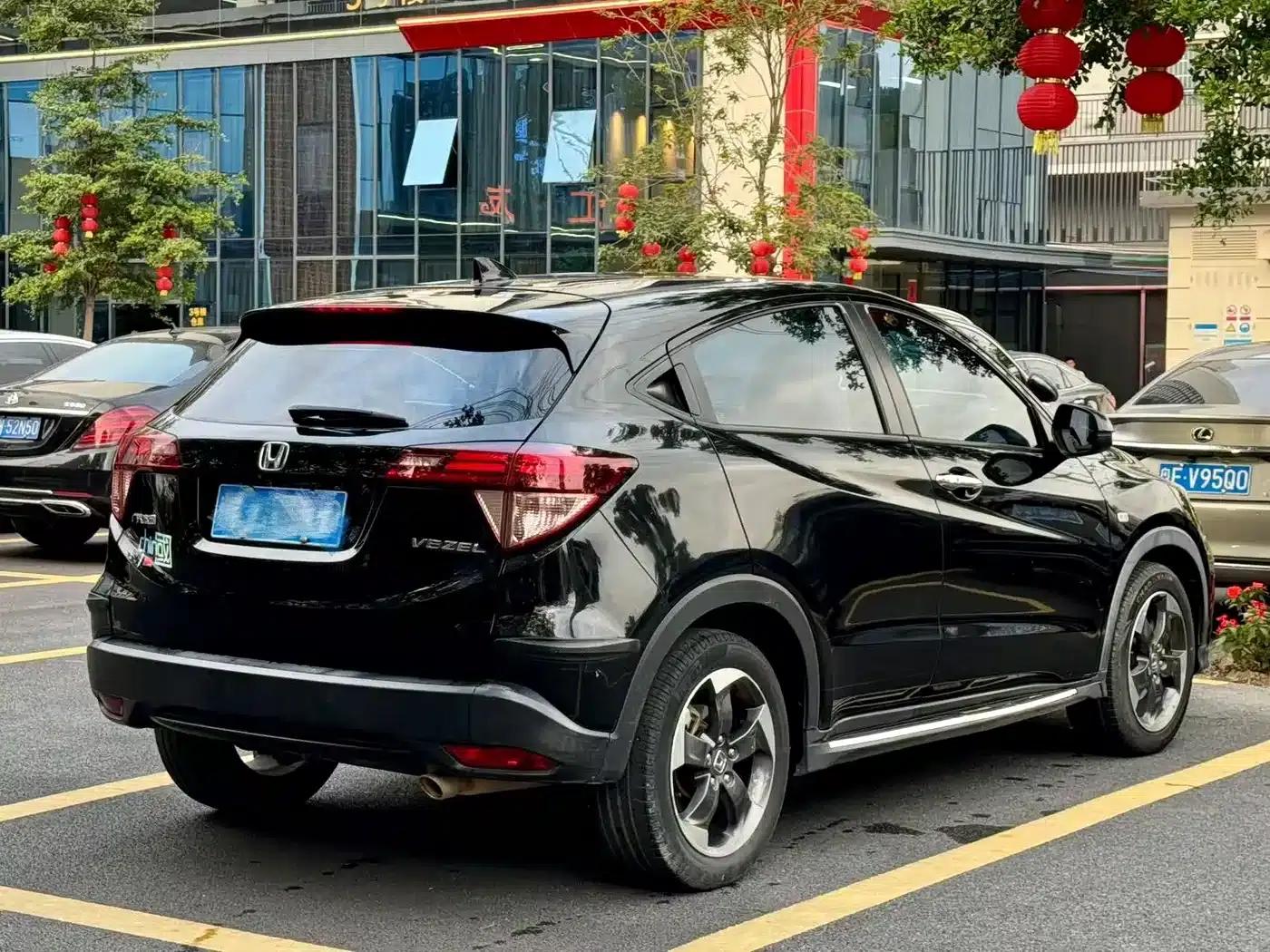 Vezel 2017 1.8L CVT 2WD Pioneer Edition — миниатюра 13