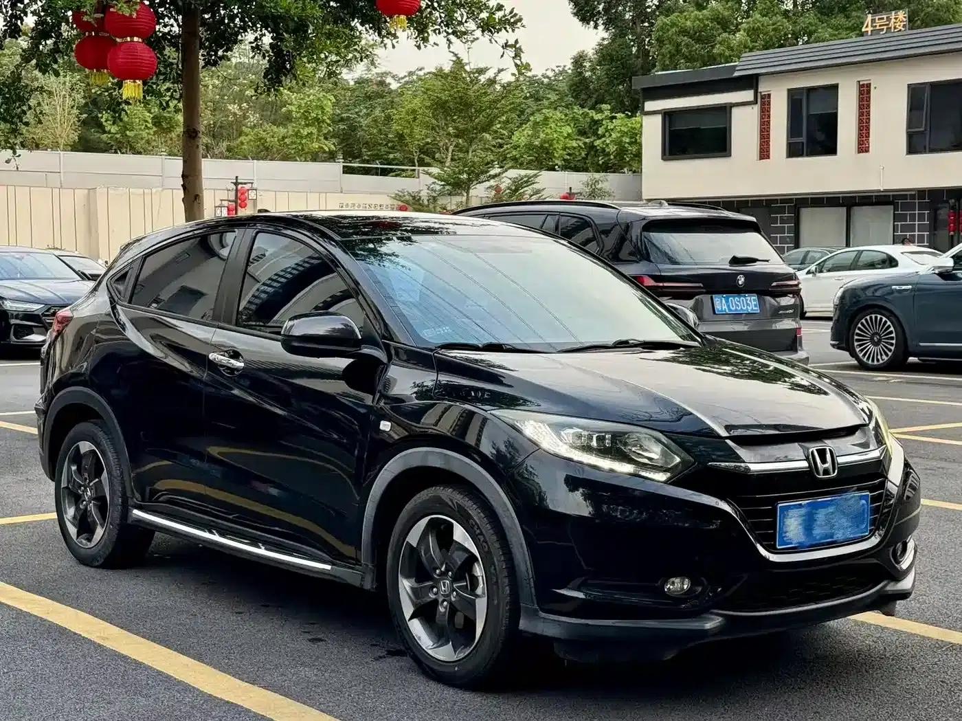 Vezel 2017 1.8L CVT 2WD Pioneer Edition — миниатюра 3