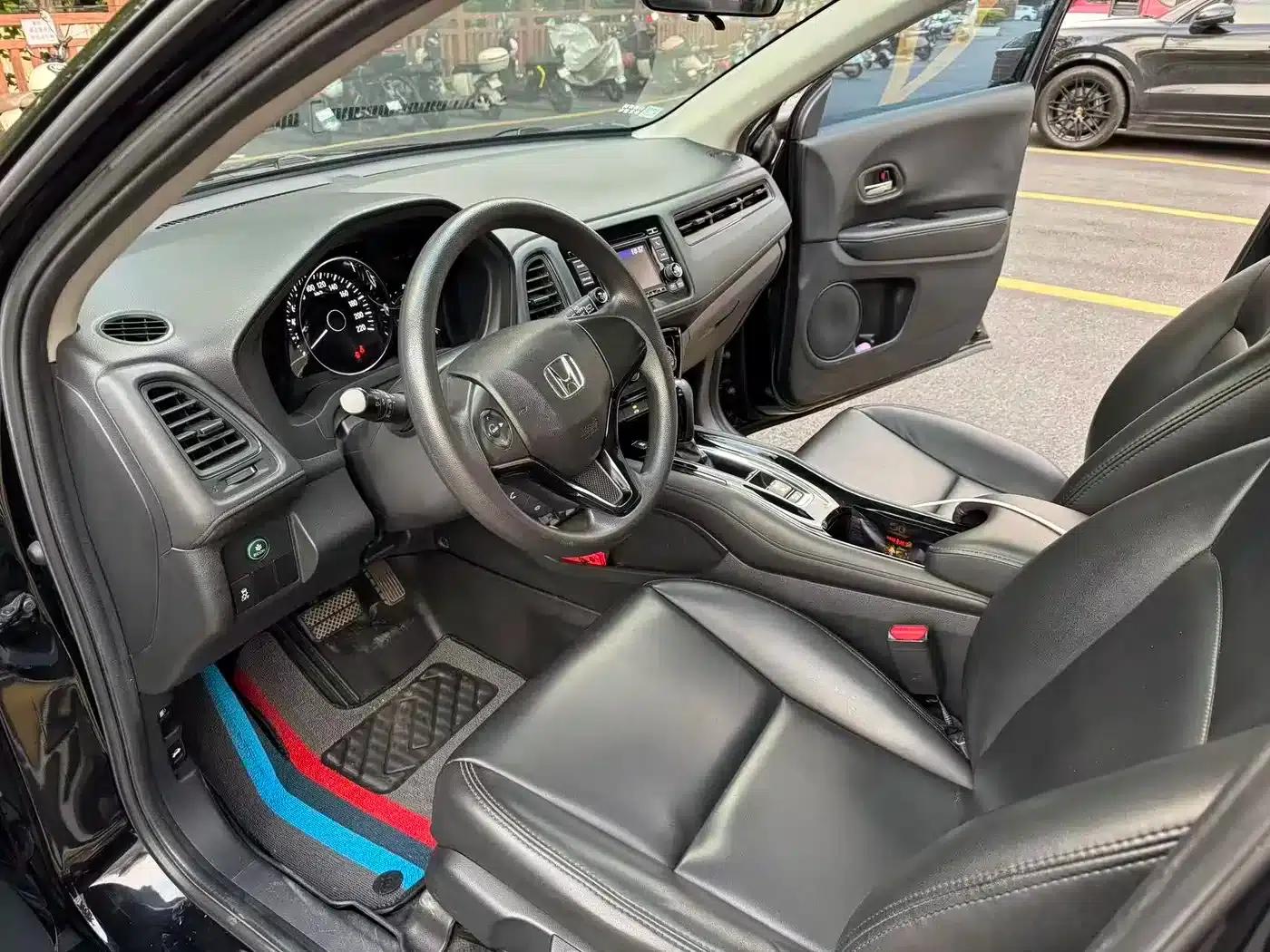 Vezel 2017 1.8L CVT 2WD Pioneer Edition — миниатюра 5