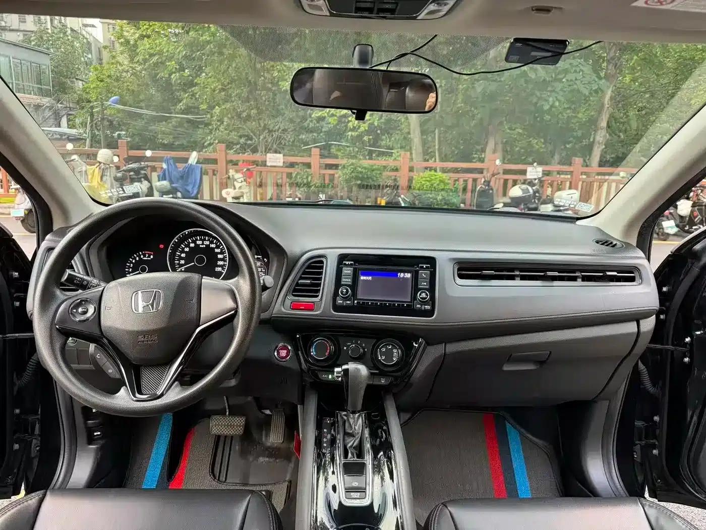 Vezel 2017 1.8L CVT 2WD Pioneer Edition — миниатюра 7