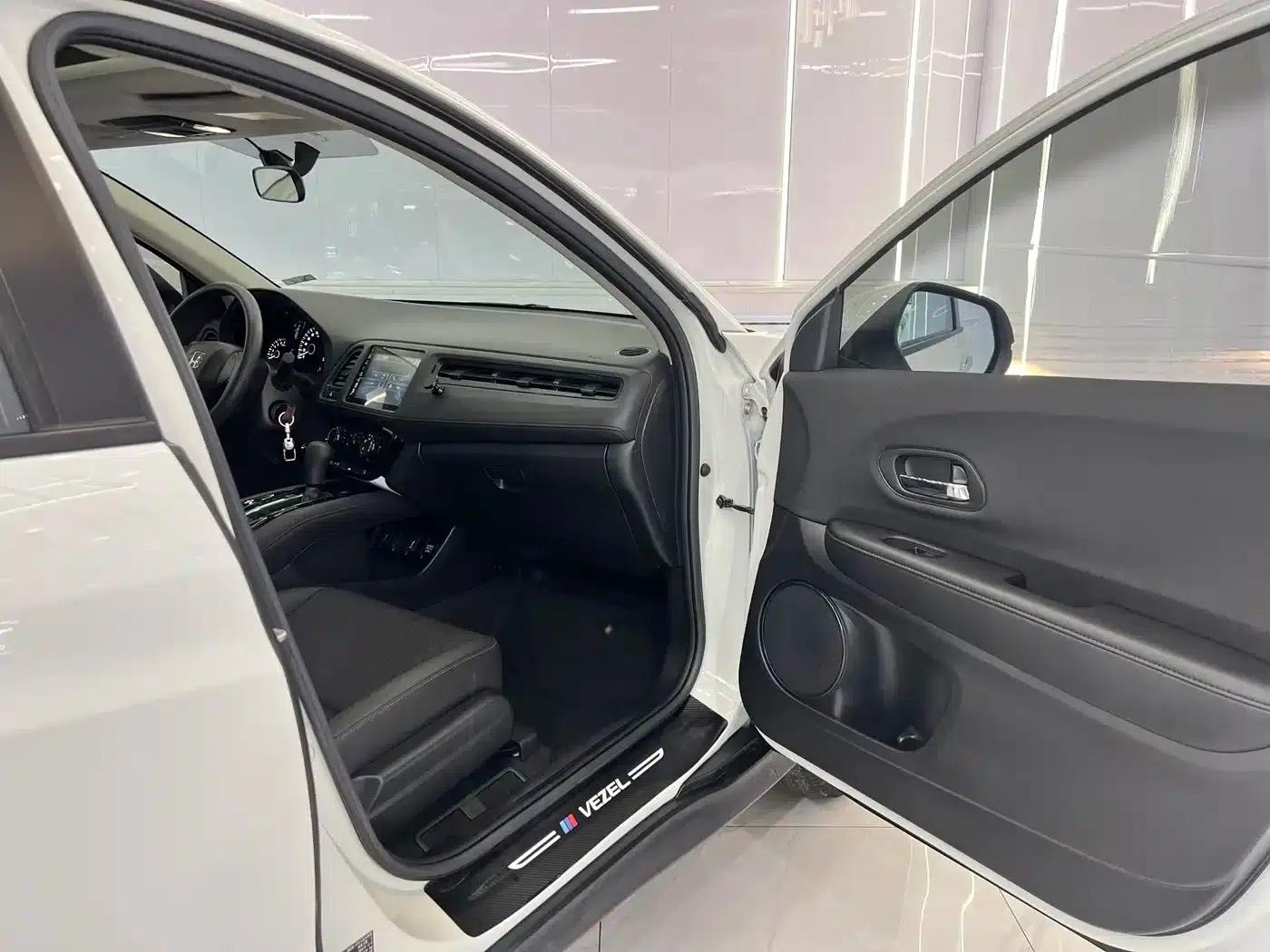 Vezel 2020 1.5L CVT Pioneer Edition — миниатюра 17