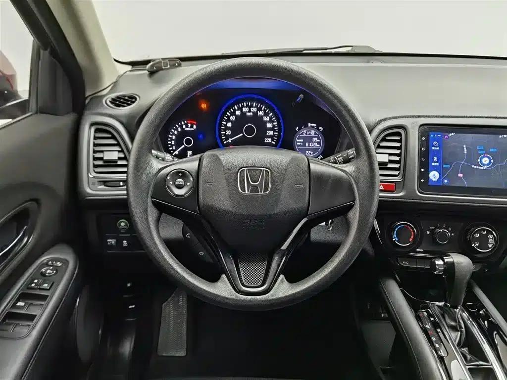 Vezel 2015 1.5L CVT 2WD Comfort Model — миниатюра 11