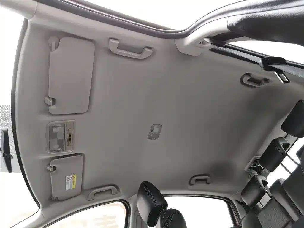 Vezel 2015 1.5L CVT 2WD Comfort Model — миниатюра 14