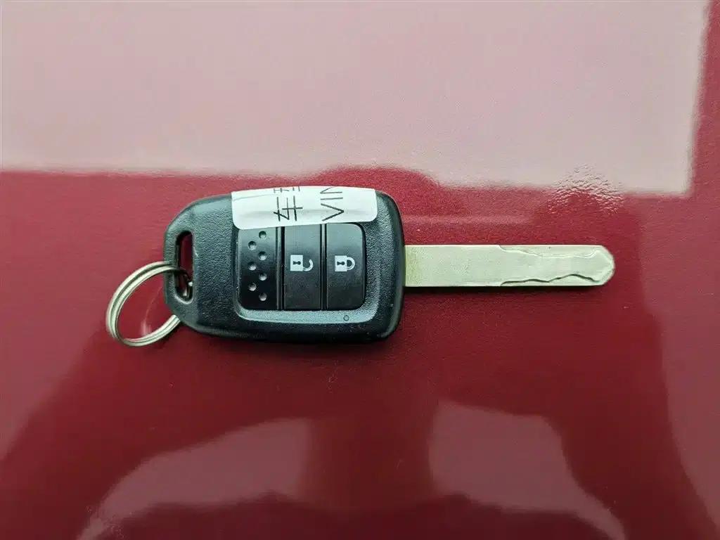 Vezel 2015 1.5L CVT 2WD Comfort Model — миниатюра 19