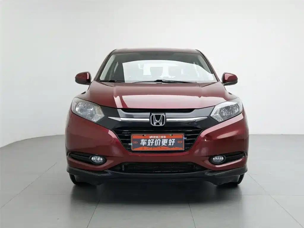 Vezel 2015 1.5L CVT 2WD Comfort Model — миниатюра 3