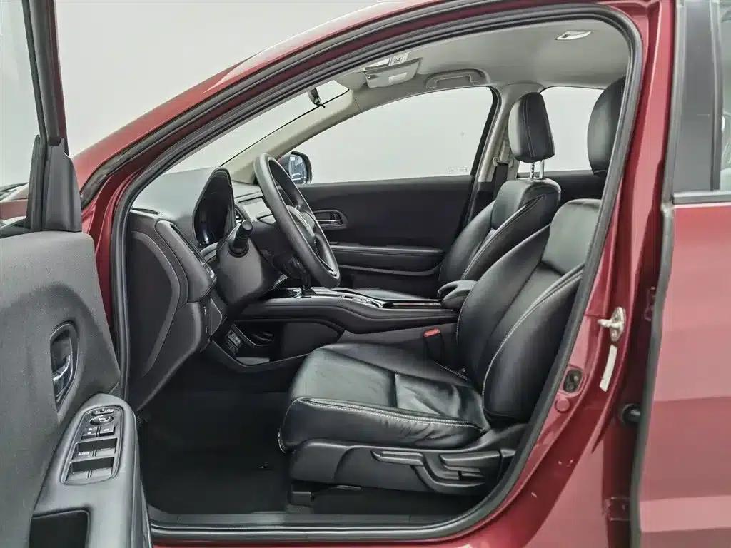 Vezel 2015 1.5L CVT 2WD Comfort Model — миниатюра 10