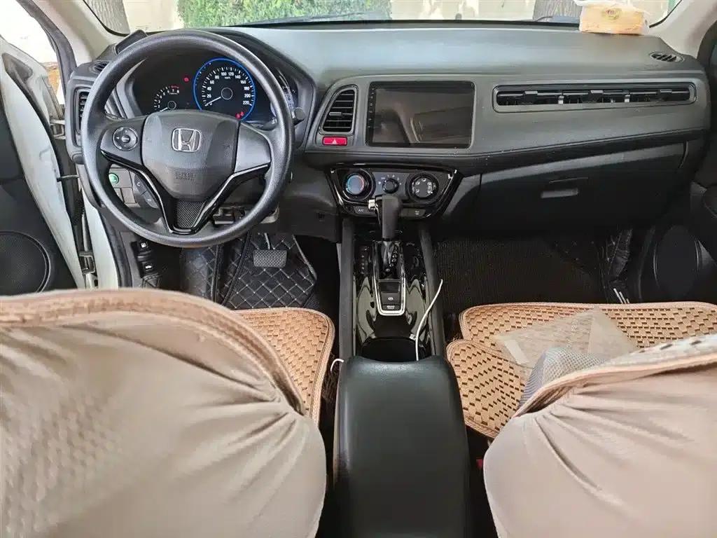 Vezel 2017 1.5L CVT 2WD Comfort Model — миниатюра 6