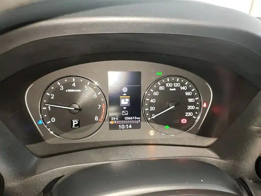Vezel 2023 1.5L CVT Elite Edition — миниатюра 8