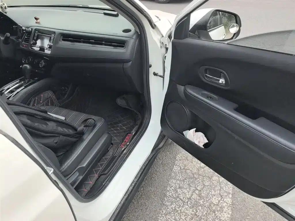 Vezel 2017 1.8L CVT 2WD Pioneer Edition — миниатюра 20