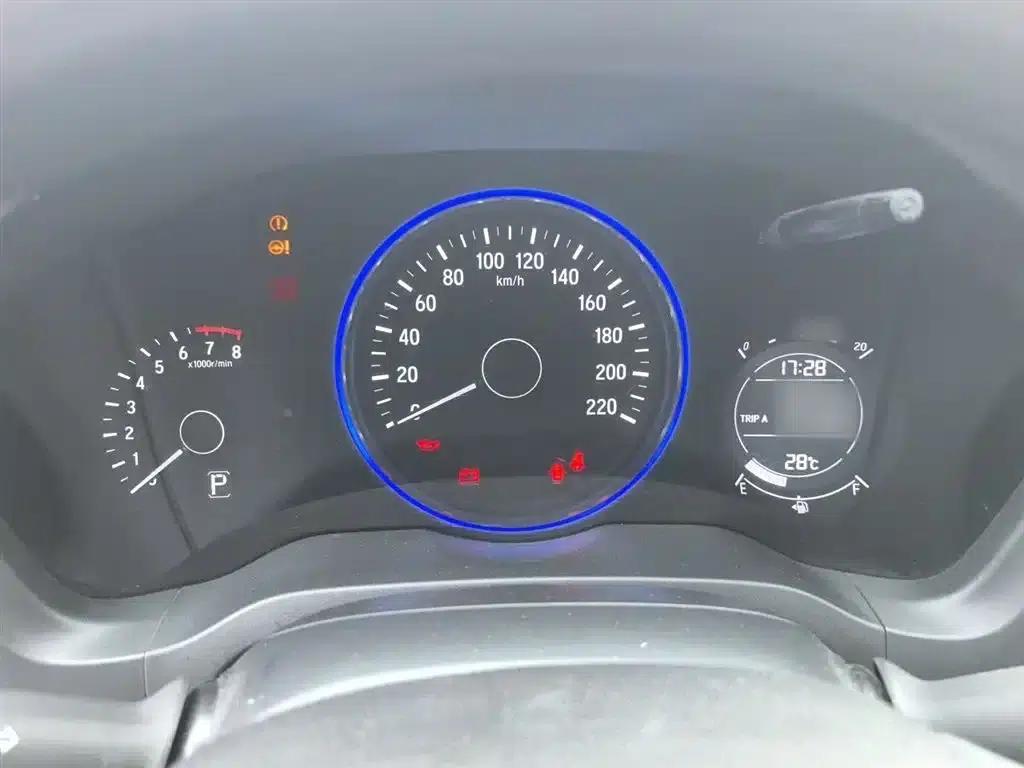 Vezel 2017 1.8L CVT 2WD Pioneer Edition — миниатюра 4