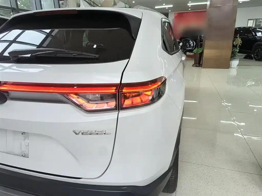 Vezel 2023 1.5L CVT Tech Edition — миниатюра 8