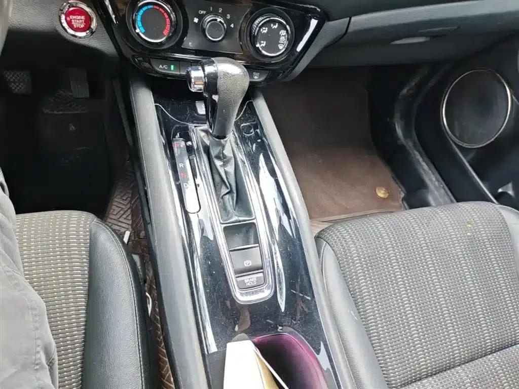 Vezel 2017 1.8L CVT 2WD Pioneer Edition — миниатюра 21