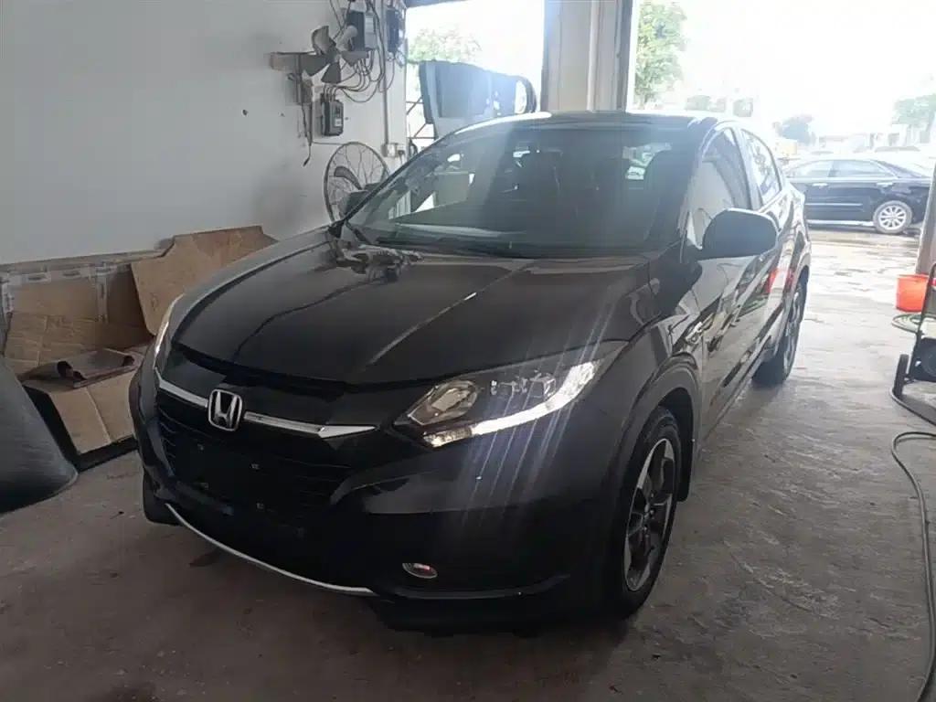 Vezel 2017 1.8L CVT 2WD Pioneer Edition — миниатюра 1