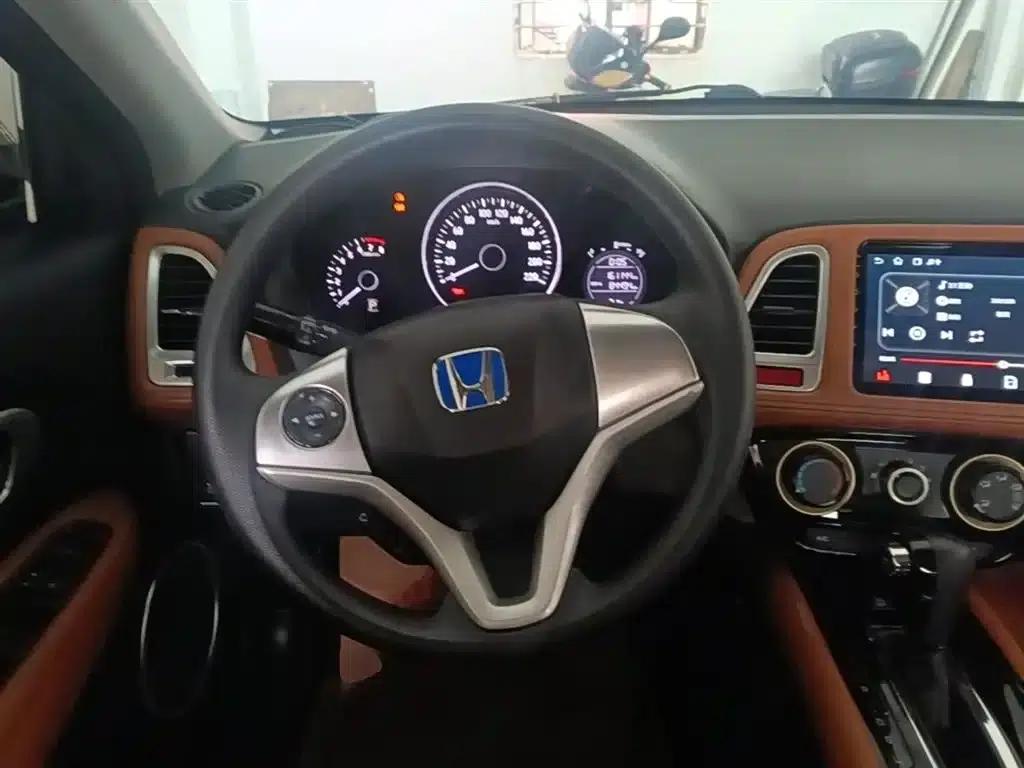 Vezel 2017 1.8L CVT 2WD Pioneer Edition — миниатюра 11