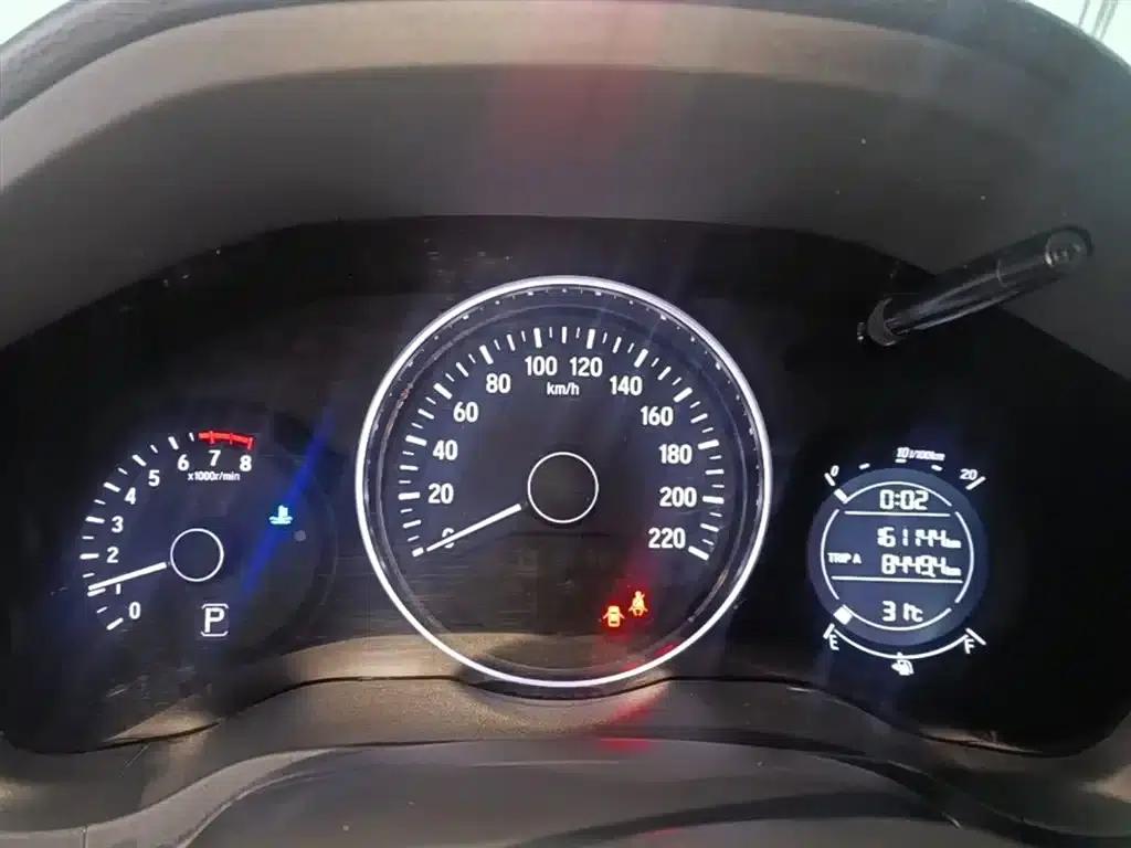 Vezel 2017 1.8L CVT 2WD Pioneer Edition — миниатюра 12