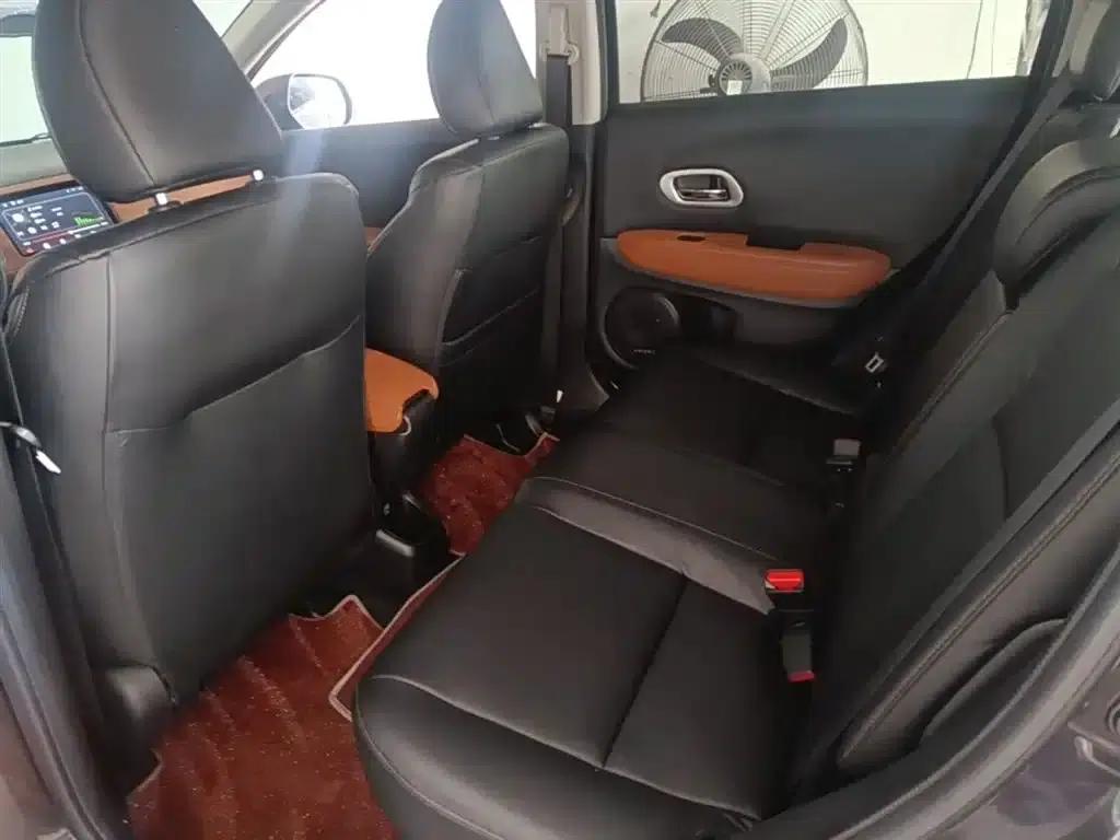 Vezel 2017 1.8L CVT 2WD Pioneer Edition — миниатюра 17