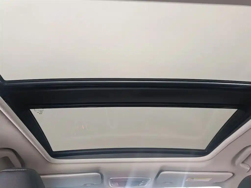 Vezel 2017 1.8L CVT 2WD Pioneer Edition — миниатюра 18