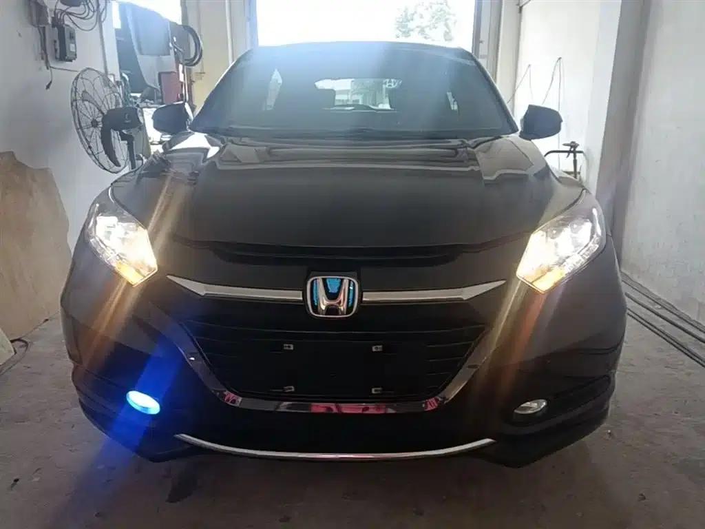 Vezel 2017 1.8L CVT 2WD Pioneer Edition — миниатюра 3