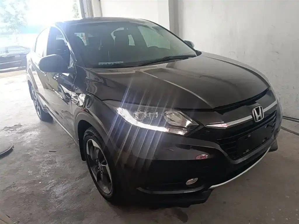 Vezel 2017 1.8L CVT 2WD Pioneer Edition — миниатюра 4