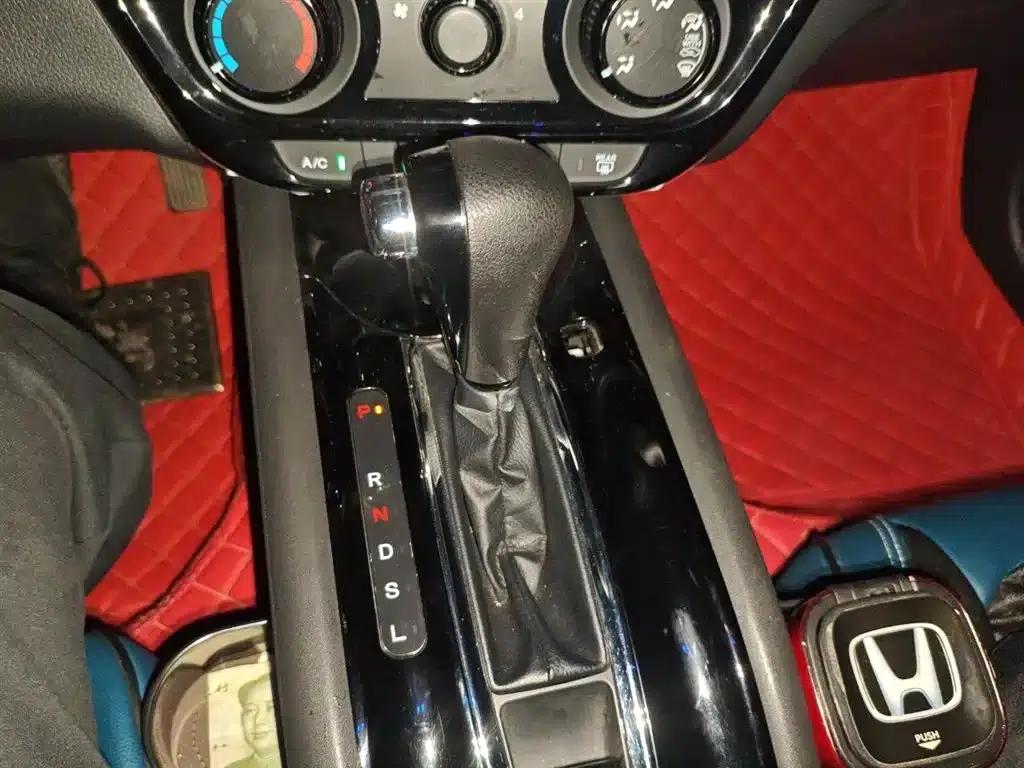 Vezel 2020 1.5L CVT Elite Edition — миниатюра 7