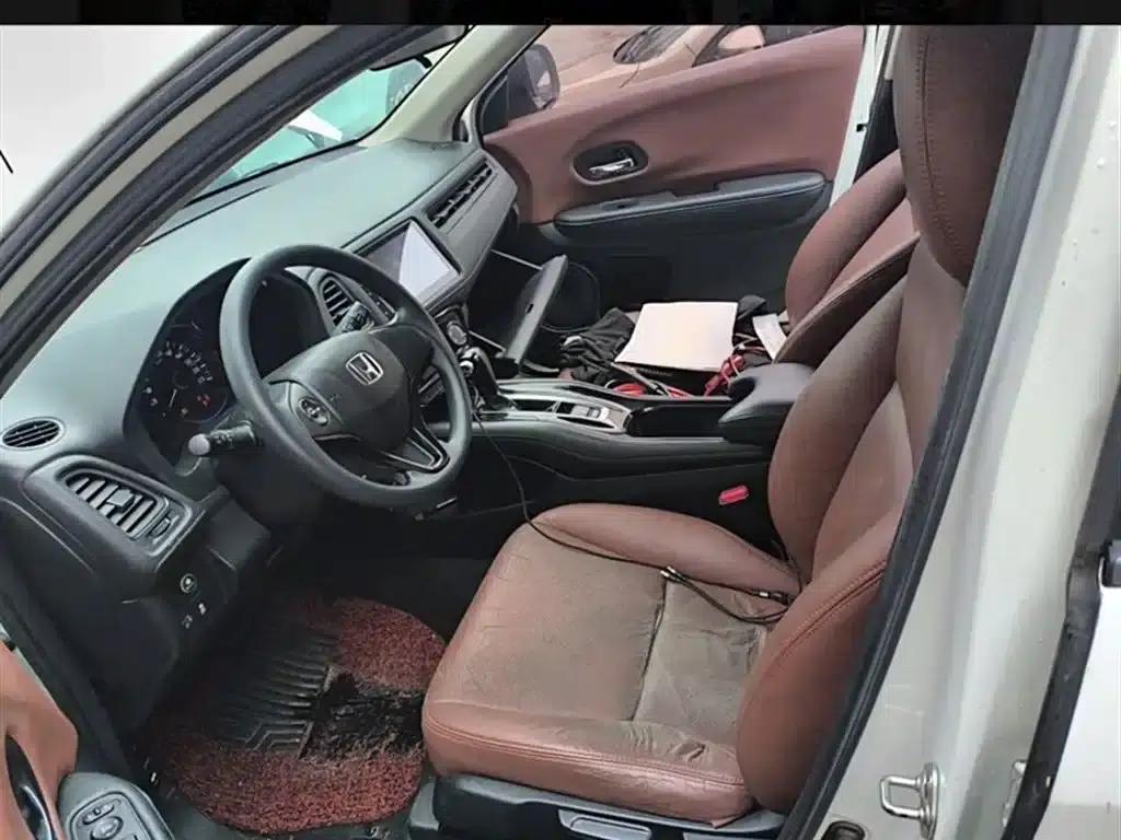 Vezel 2017 1.5L CVT 2WD Comfort Model — миниатюра 16
