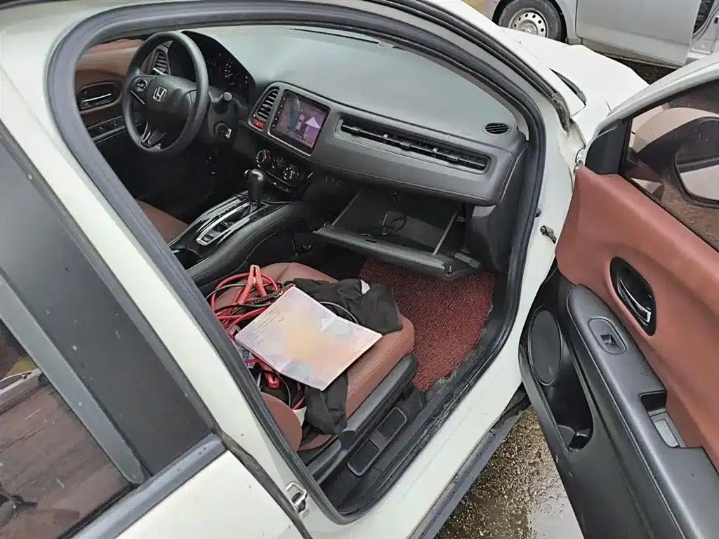 Vezel 2017 1.5L CVT 2WD Comfort Model — миниатюра 21