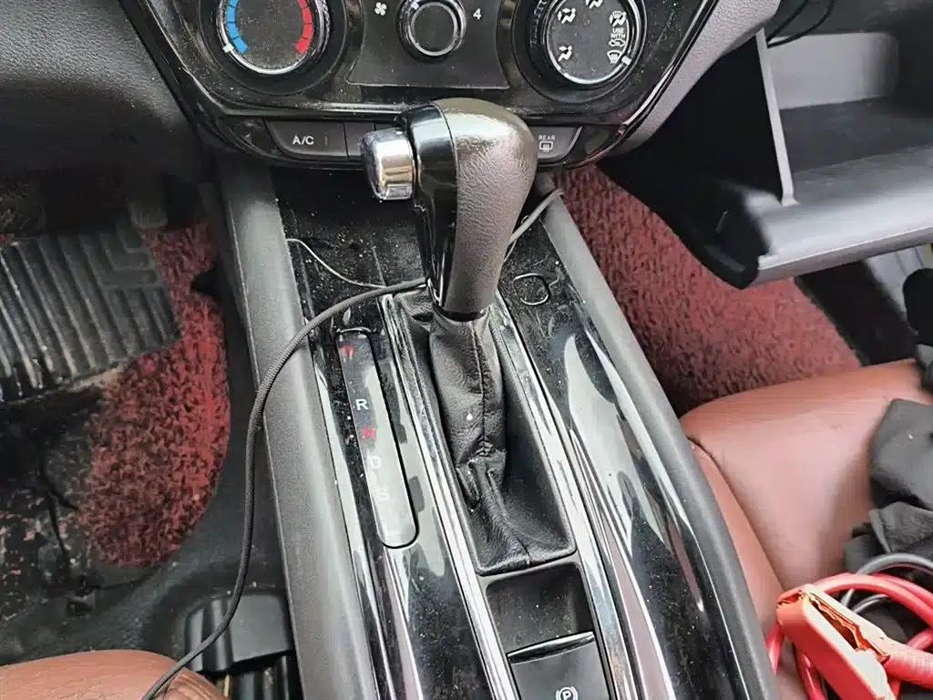 Vezel 2017 1.5L CVT 2WD Comfort Model — миниатюра 7